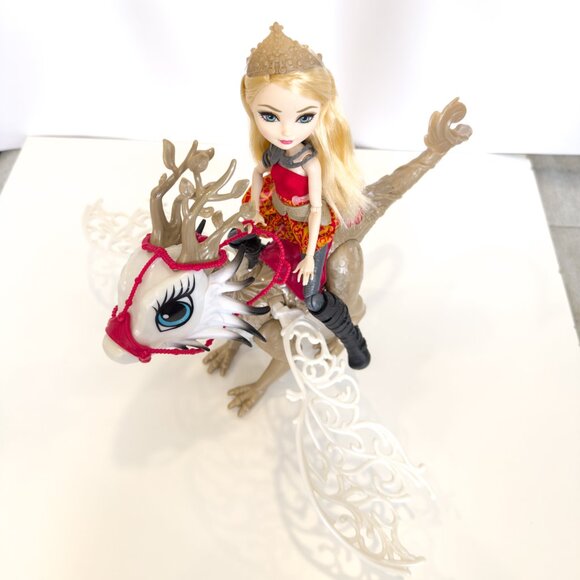 Ever After High Dragon Games Apple White & Braebyrn Dragon Playset - Complete - Picture 5 of 7